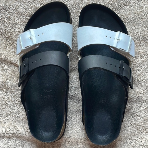 Birkenstock Shoes - Birkenstock 42 Black/White Slide Sandal